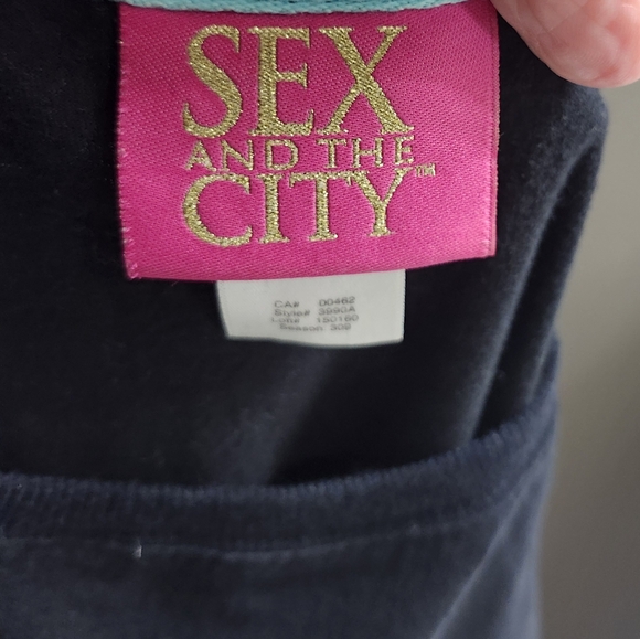 Sex and the city t-shirt . Xs. FINAL PRICE!! - Picture 2 of 3